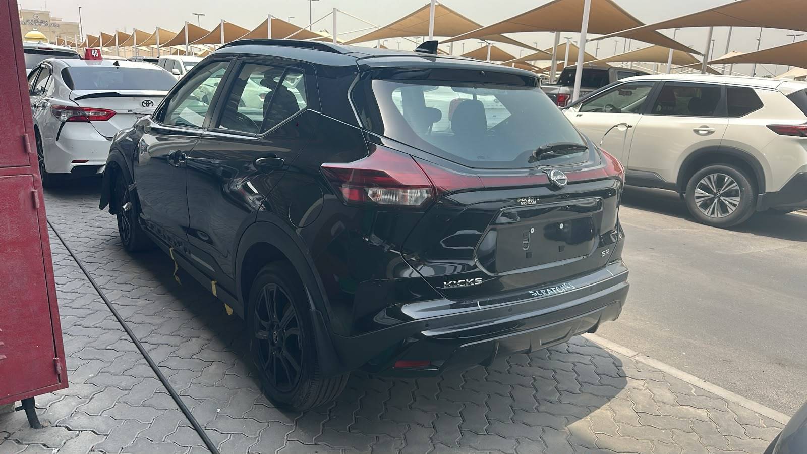 NISSAN KICKS 2023 view 2