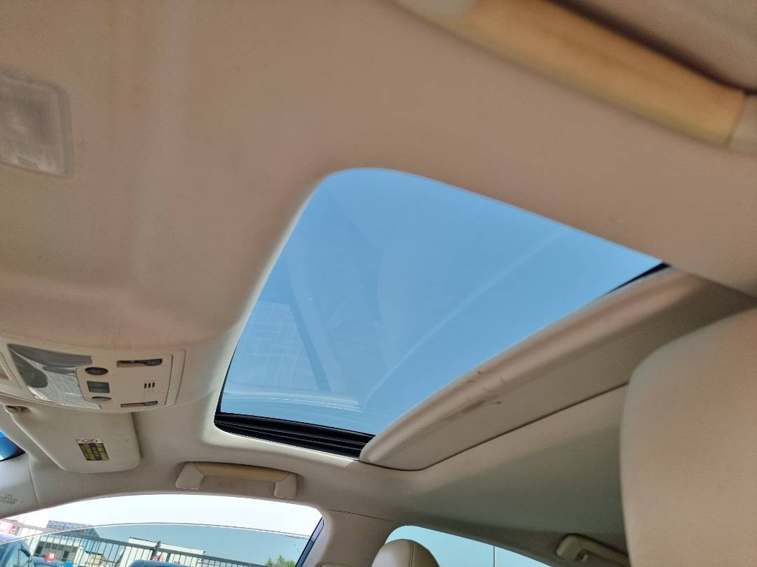 2013 LEXUS ES 350 — 135699 Miles — Lot 215478 — Ind. 12 - Marhaba Auctions Used Cars - Image 9