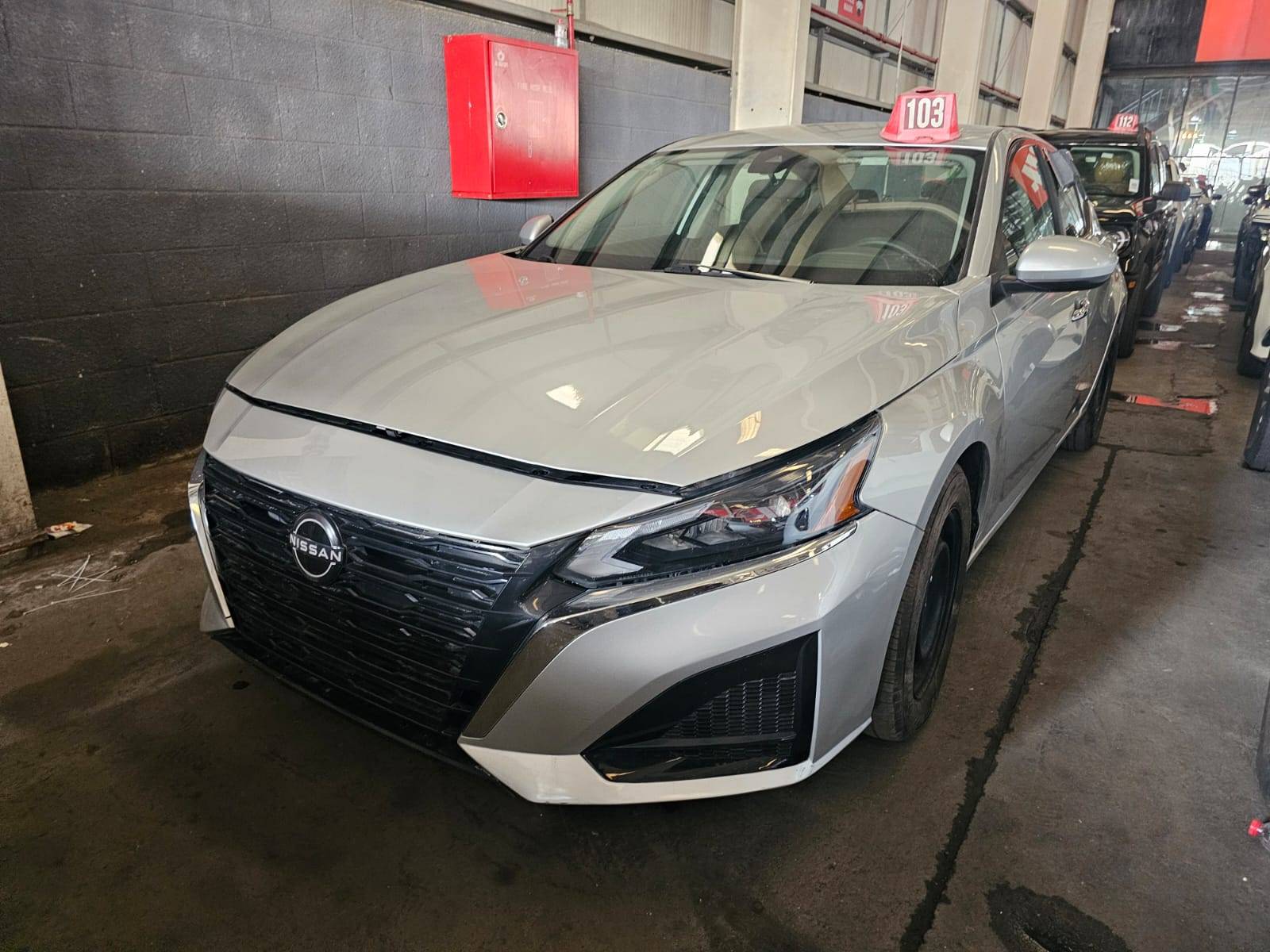 Nissan Altima 2023 view 2
