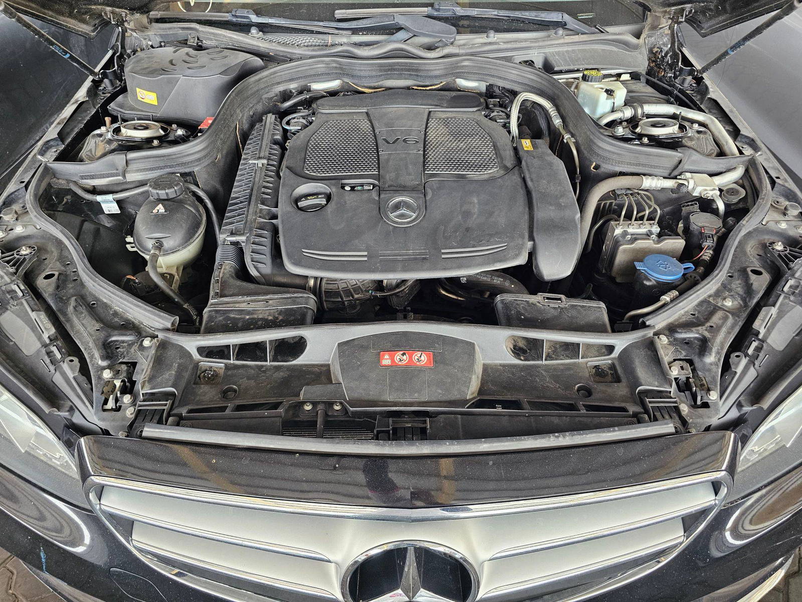 2014 MERCEDES BENZ E 350 — 143687 Miles — Lot 2EB017672 — Souq - Marhaba Auctions Used Cars - Image 11