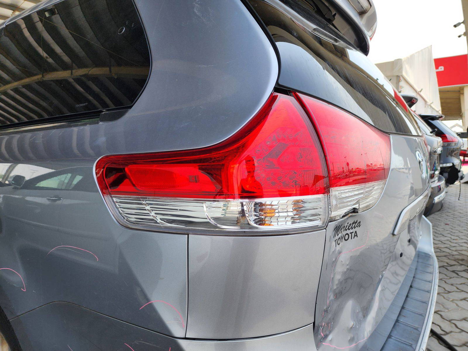 2011 TOYOTA SIENNA — 180135 Miles — Lot 98777 — Souq - Marhaba Auctions Used Cars - Image 11