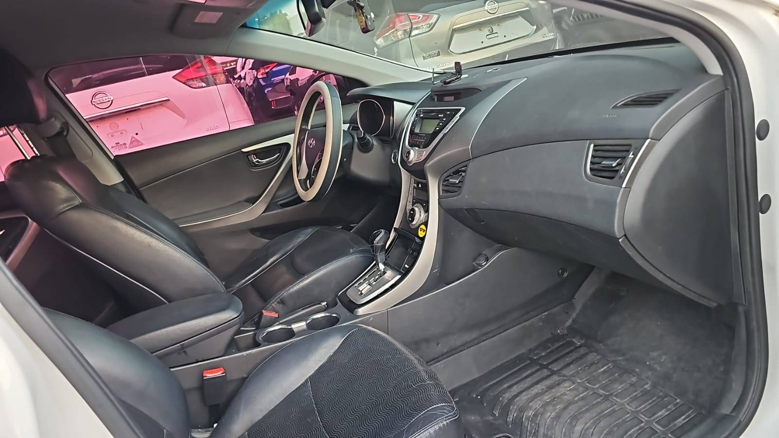HYUNDAI AVANTE 2012 - Marhaba Auction Used Cars - Image 9