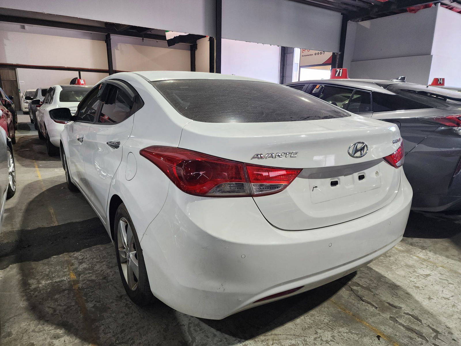 2011 HYUNDAI AVANTE — 107425 KM — Lot 125478 — Al Quoz - Marhaba Auctions Used Cars - Image 4