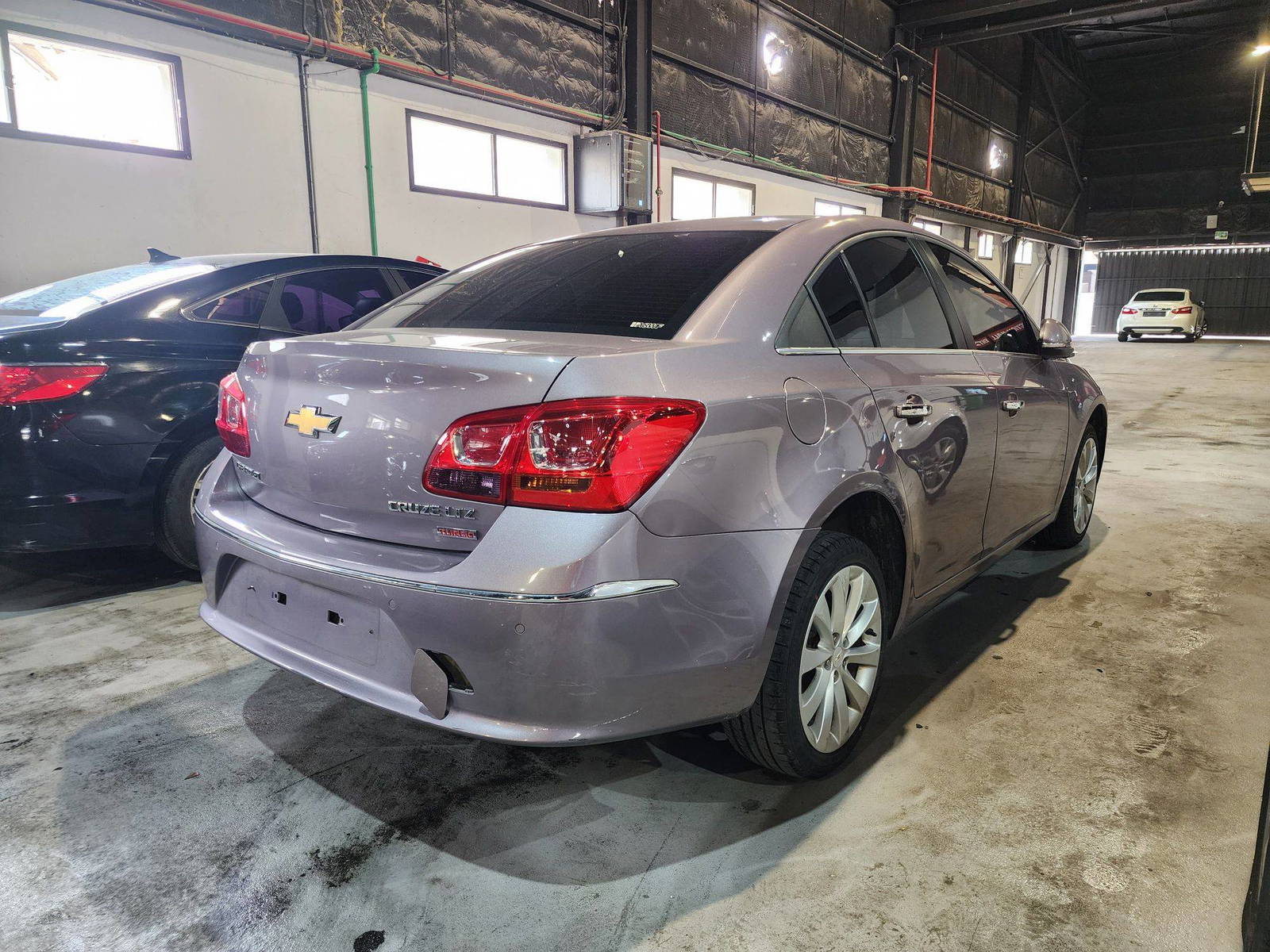 2015 CHEVROLET CRUIZE — 118378 KM — Lot 029901 — Al Quoz - Marhaba Auctions Used Cars - Image 7