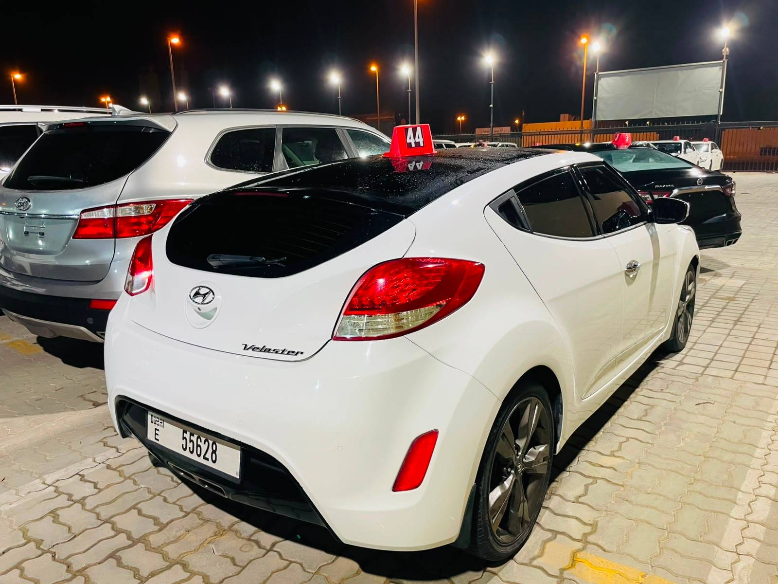 2013 HYUNDAI VELOSTER — 334271 KM — Lot U246532 — Al Sajaa - Marhaba Auctions Used Cars - Image 4
