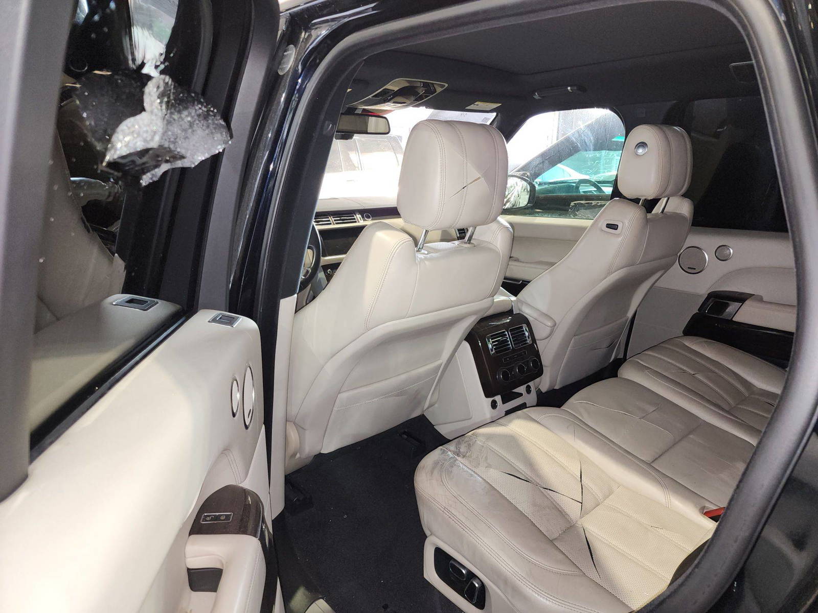 LAND ROVER RANGE ROVER SUPERCHARGED 2013 - Marhaba Auction Used Cars - Image 6