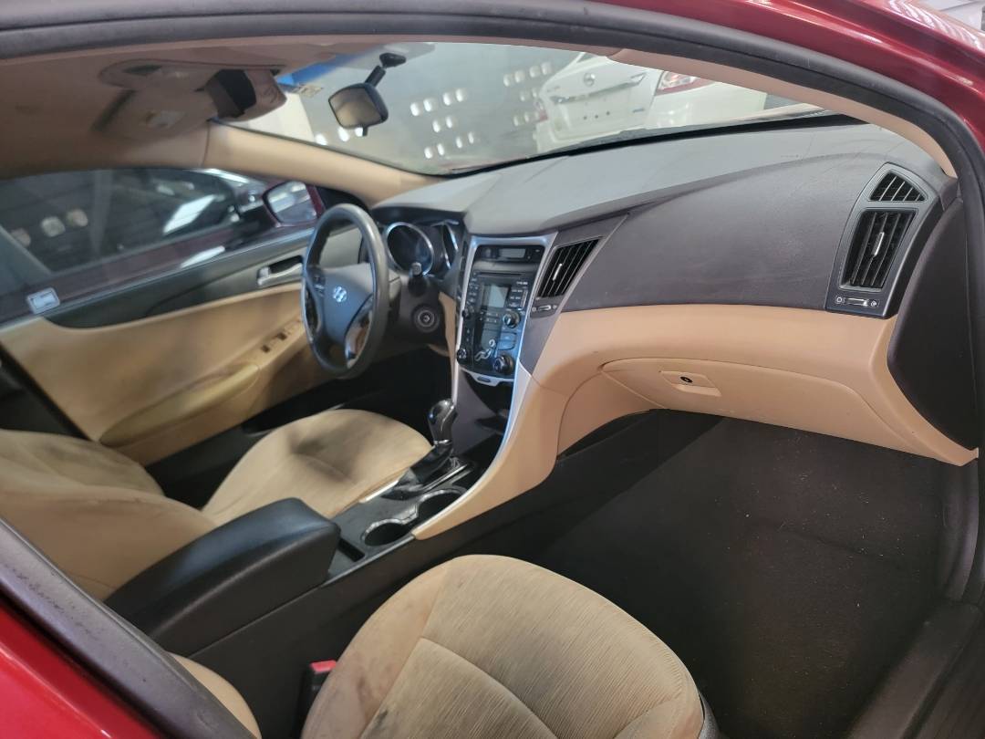 2011 HYUNDAI SONATA — 181943 Miles — Lot 81414233 — Main - Marhaba Auctions Used Cars - Image 4