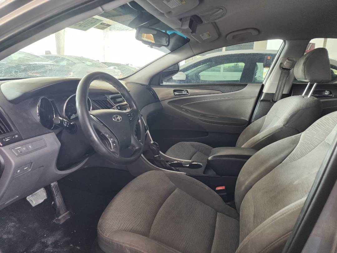 2012 HYUNDAI SONATA — 151751 Miles — Lot 60594984 — Souq - Marhaba Auctions Used Cars - Image 7