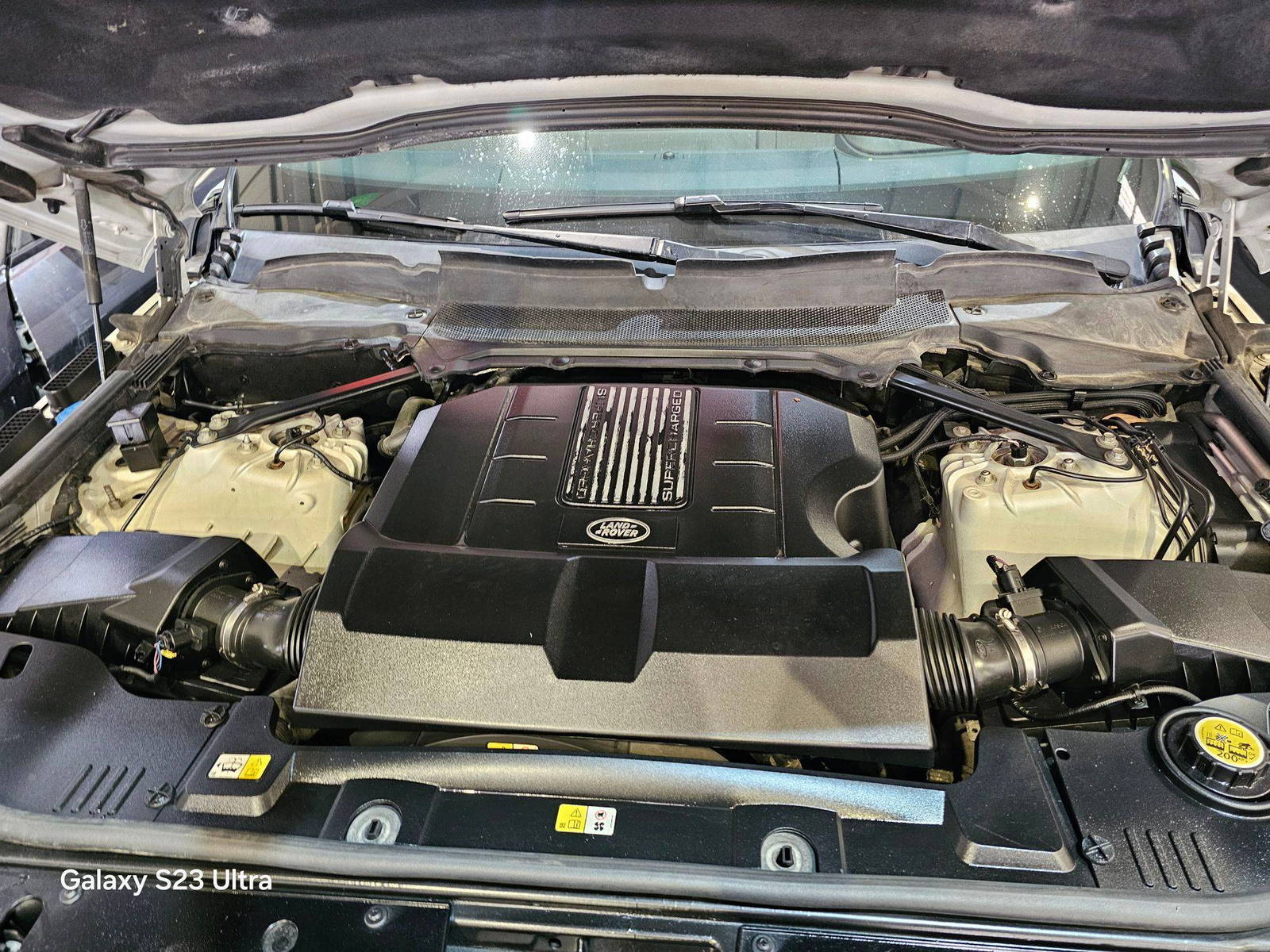 2018 LAND ROVER RANGE ROVER VOGUE — 166405 KM — Lot 125478 — Main - Marhaba Auctions Used Cars - Image 13