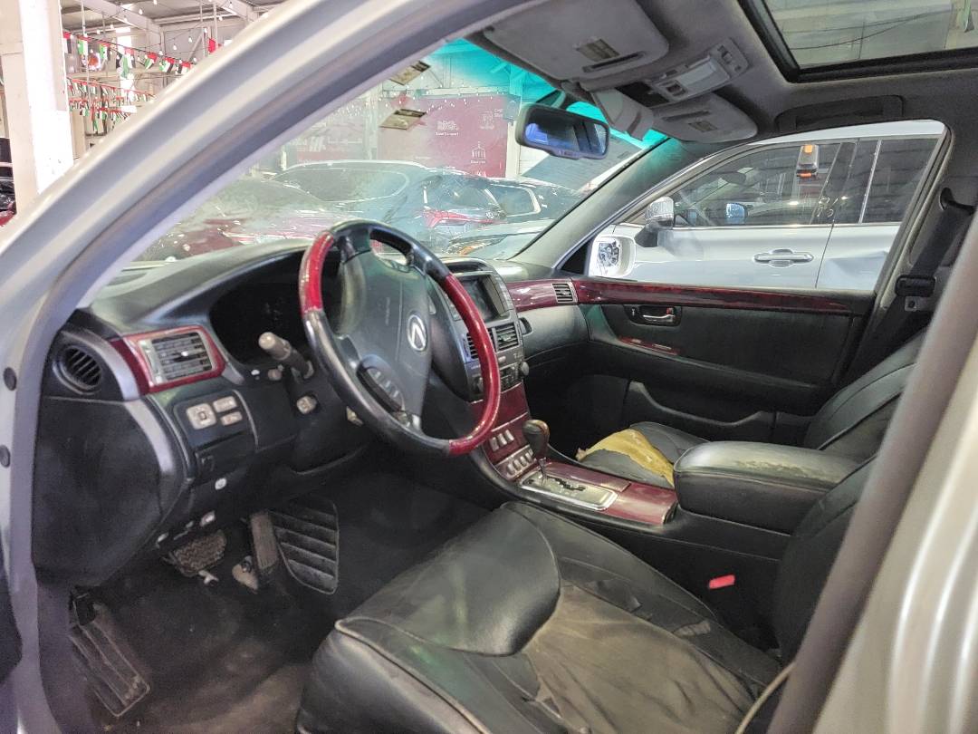 2001 LEXUS LS 430 — 183442 Miles — Lot 10023322 — Main - Marhaba Auctions Used Cars - Image 6