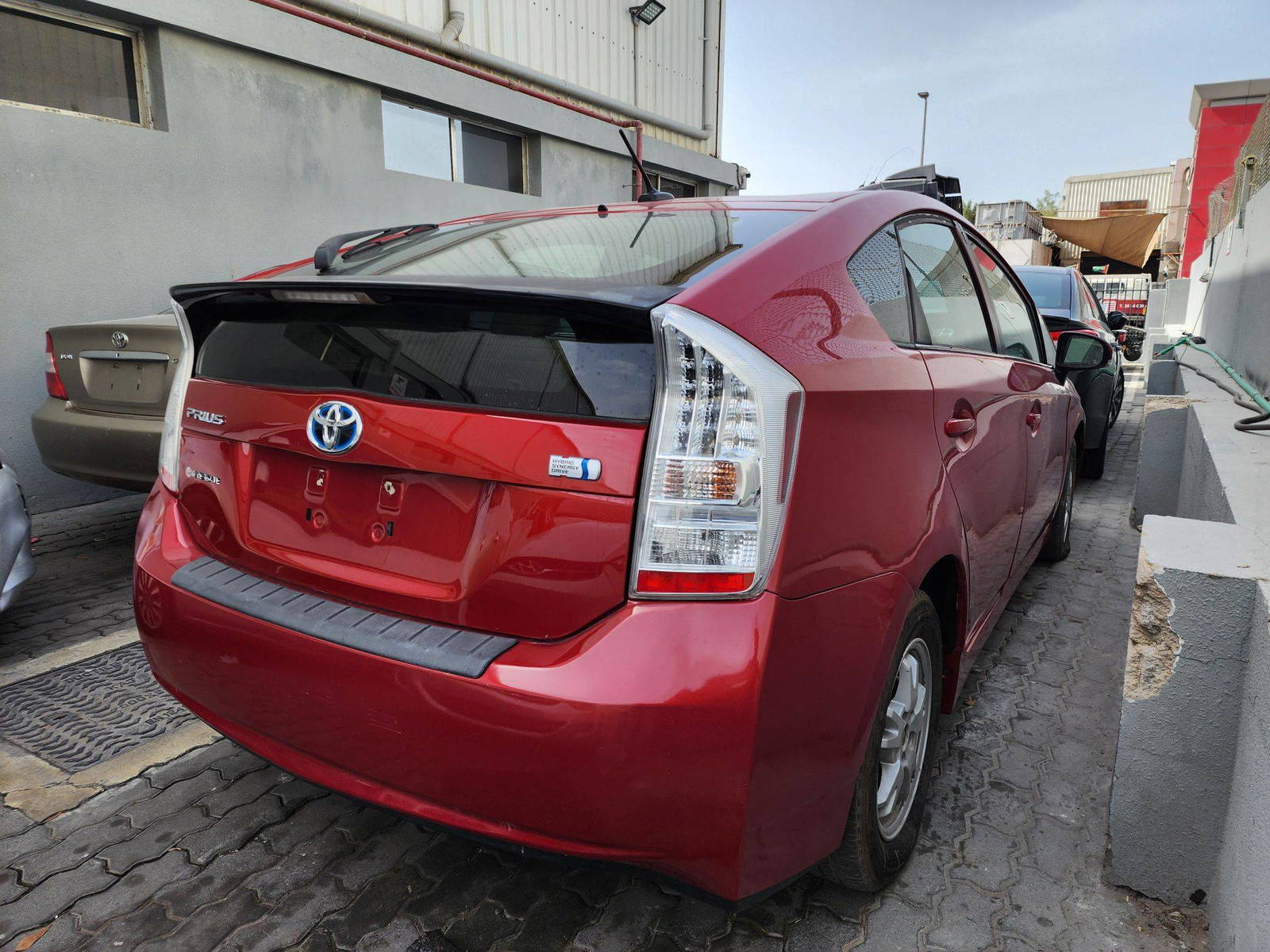 2011 TOYOTA PRIUS — 170835 Miles — Lot 21187 — Al Quoz - Marhaba Auctions Used Cars - Image 7