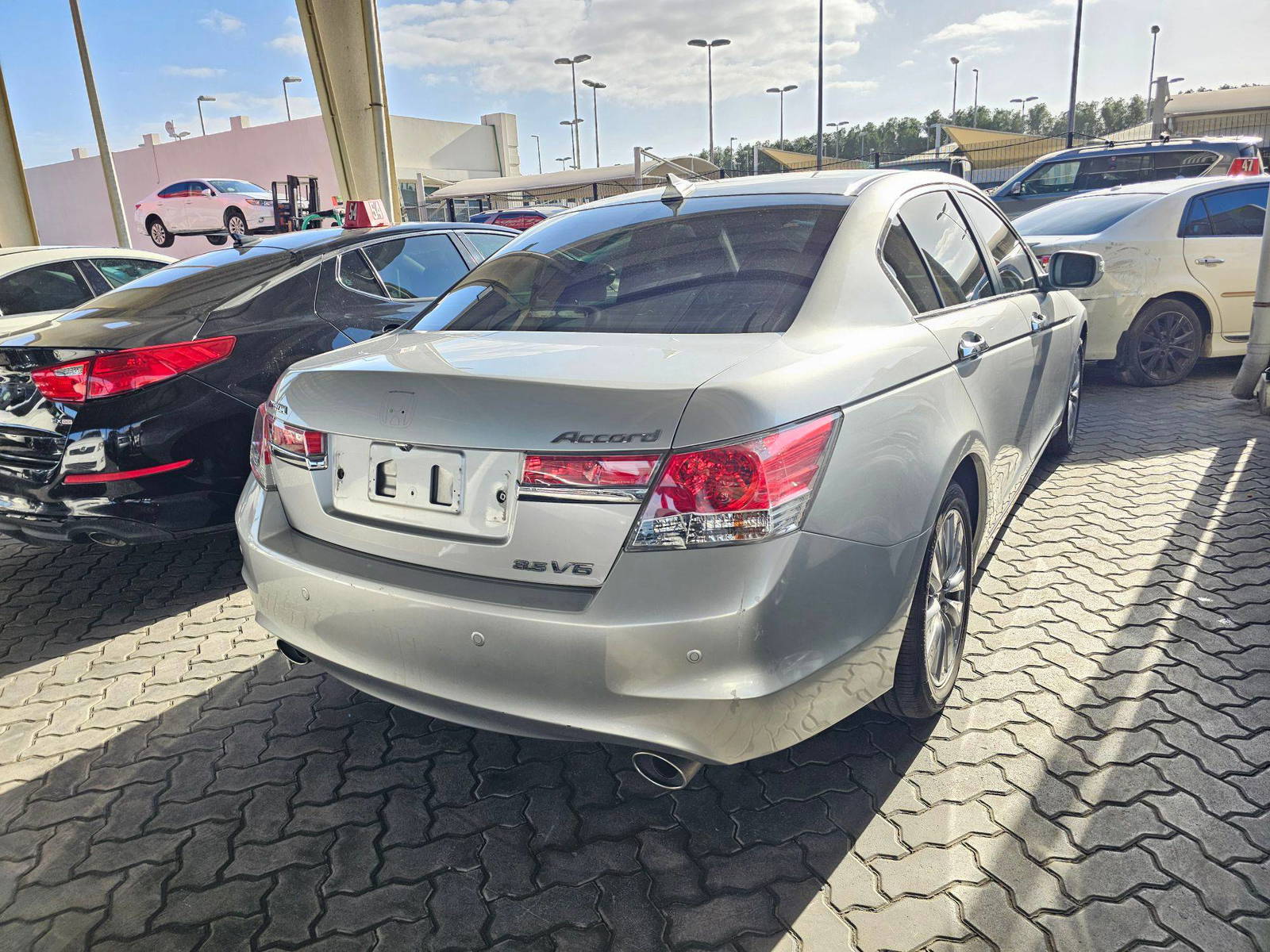 HONDA ACCORD 2011 - Marhaba Auction Used Cars - Image 4