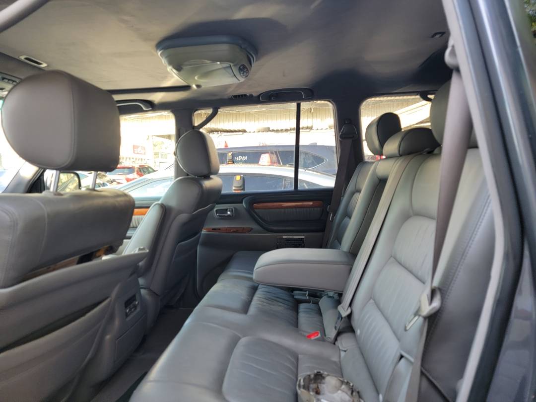 2005 LEXUS LX 470 — 305330 Miles — Lot W053551742 — Main - Marhaba Auctions Used Cars - Image 7