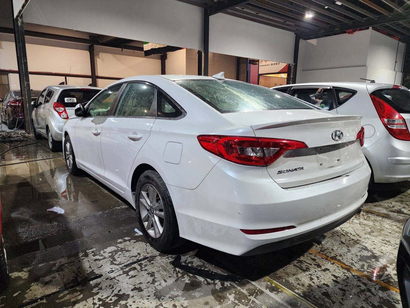 2017 HYUNDAI SONATA — 121943 Miles — Lot 41213043 — Al Quoz - Marhaba Auctions Used Cars - Image 5