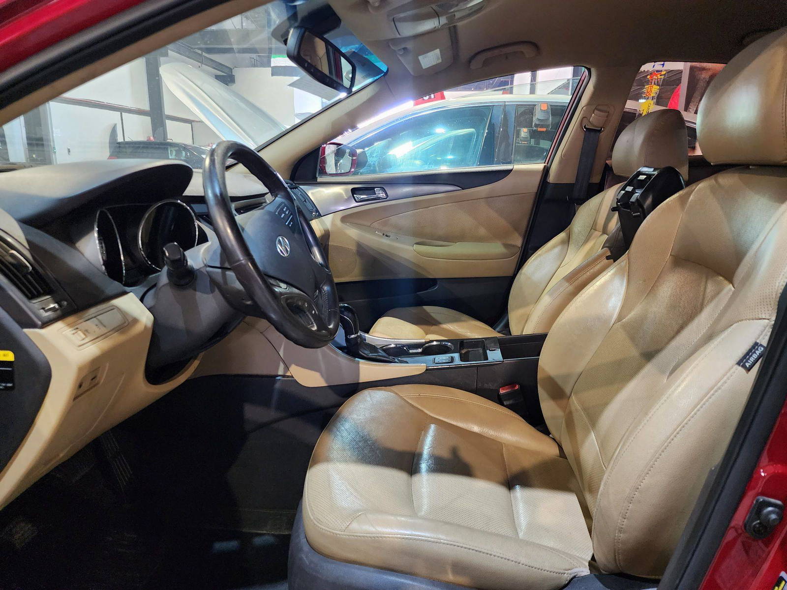 2013 HYUNDAI SONATA — 158349 Miles — Lot 80436 — Al Quoz - Marhaba Auctions Used Cars - Image 9