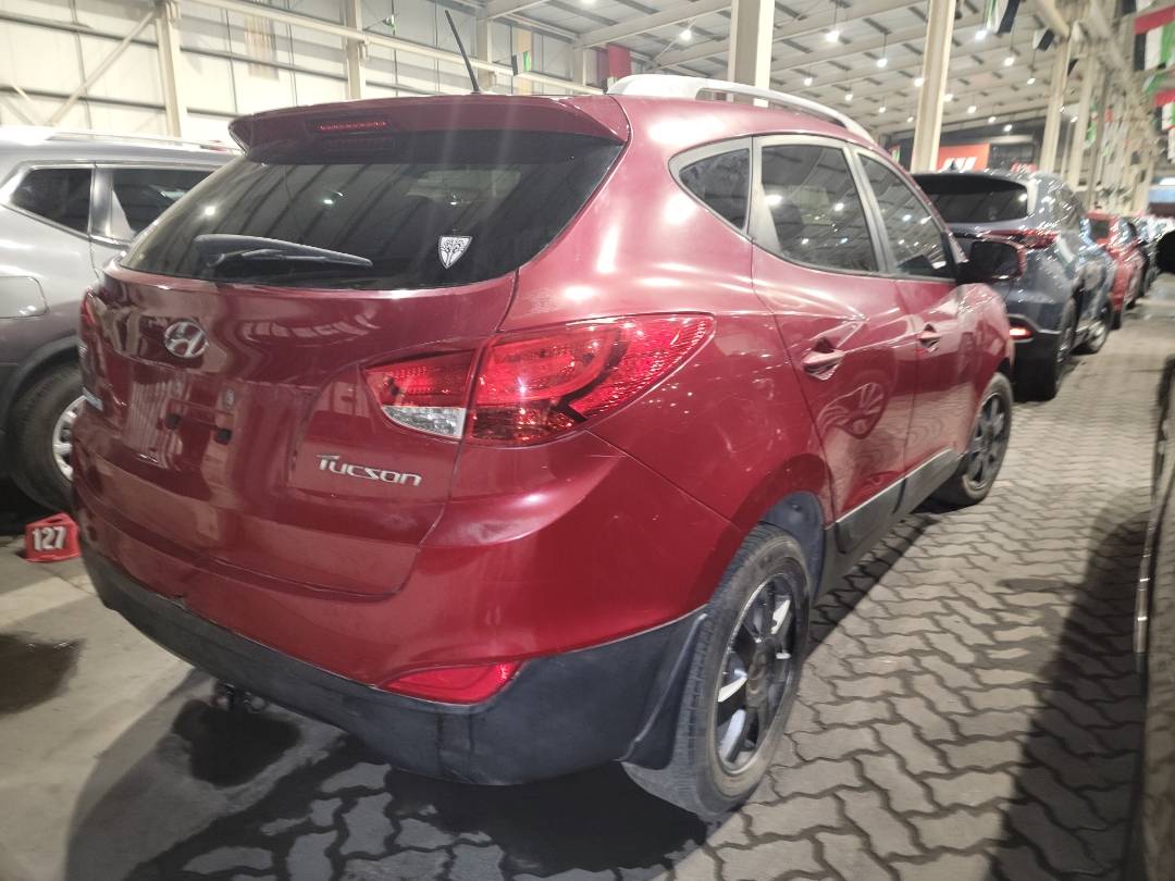 2011 HYUNDAI TUCSON — 108861 Miles — Lot 157791 - Marhaba Auctions Used Cars - Image 4