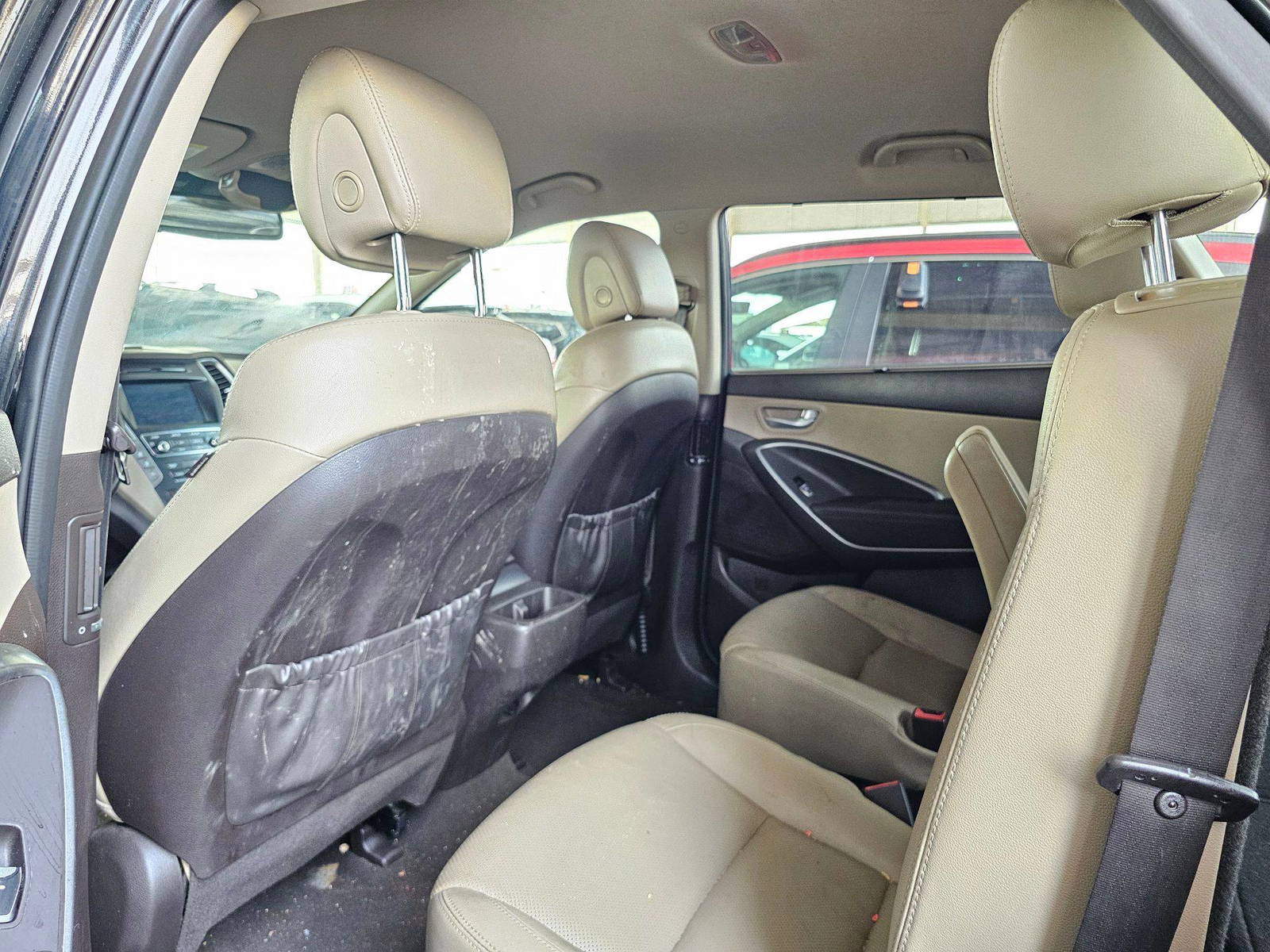 2017 HYUNDAI SANTA FE — 138162 Miles — Lot F4HU192484 — Souq - Marhaba Auctions Used Cars - Image 6