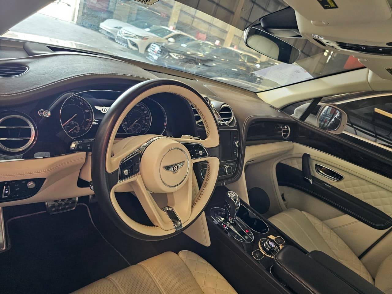 2019 BENTLEY BENTAYGA — 91743 KM — Lot 84956865 — Main - Marhaba Auctions Used Cars - Image 7