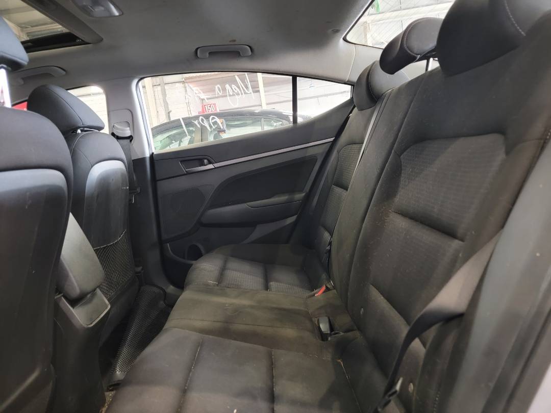 2018 HYUNDAI ELANTRA — 198237 KM — Lot JU616868 — Main - Marhaba Auctions Used Cars - Image 6