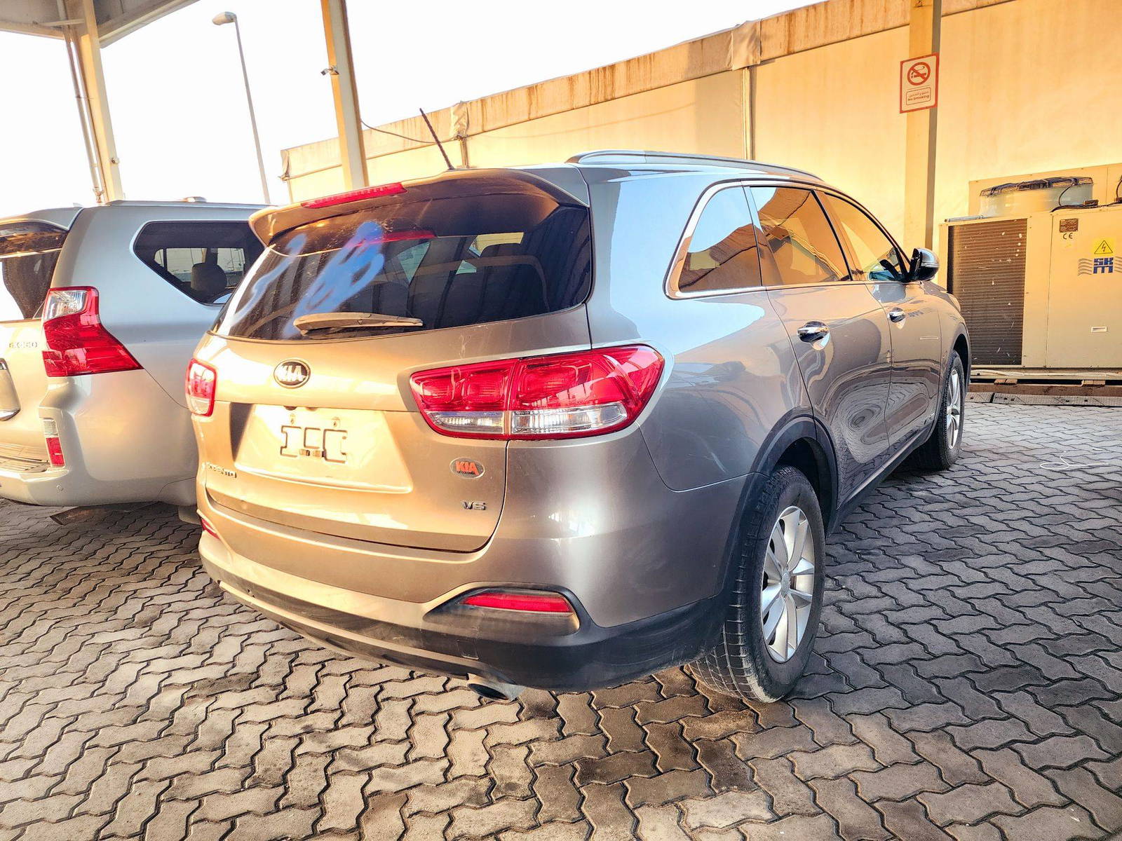 2017 KIA SORENTO — 140384 Miles — Lot 76917234 — Souq - Marhaba Auctions Used Cars - Image 3