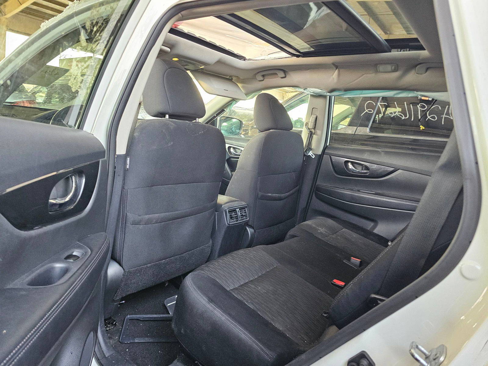 NISSAN ROGUE 2017 - Marhaba Auction Used Cars - Image 6