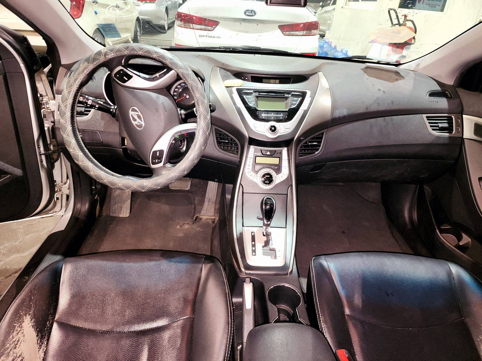 2011 HYUNDAI AVANTE — 179748 KM — Lot 102580 — Souq - Marhaba Auctions Used Cars - Image 7