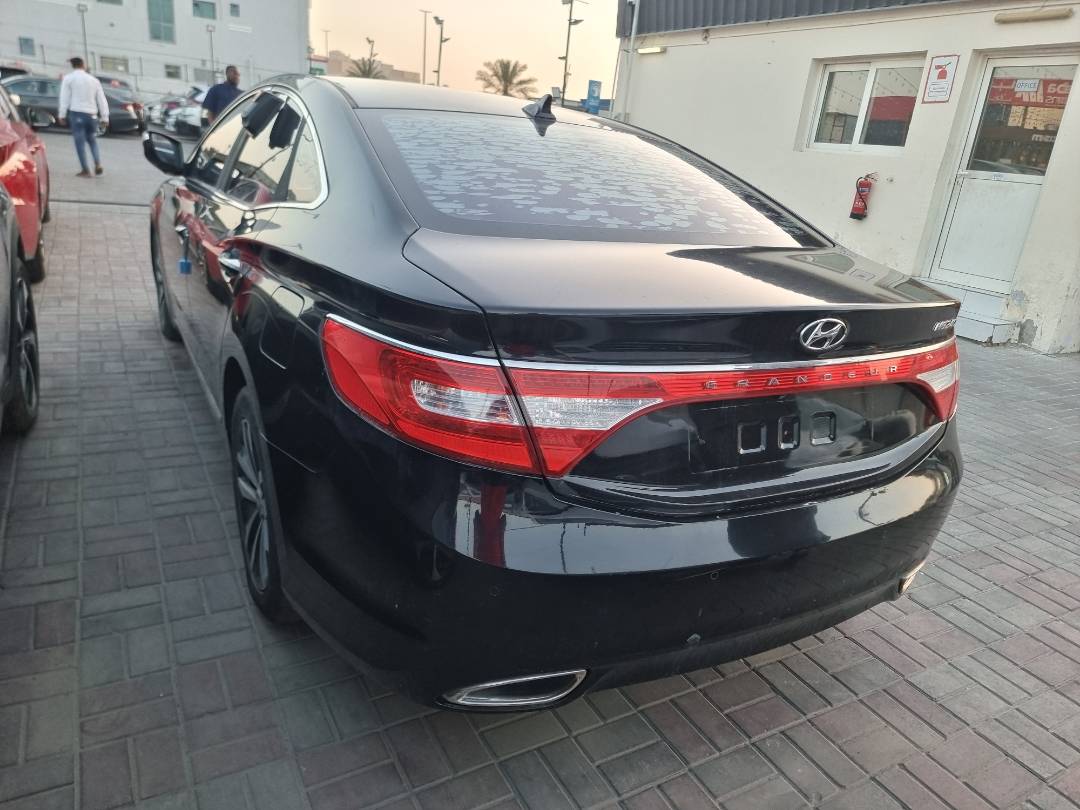 2012 HYUNDAI GRANDEUR — 300292 KM — Lot 13458 — Ind. 12 - Marhaba Auctions Used Cars - Image 5