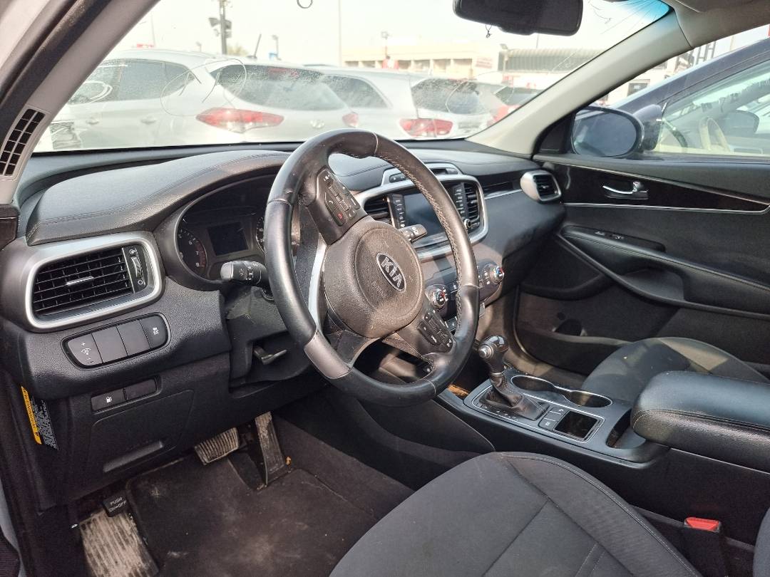 2017 KIA SORENTO — 153275 Miles — Lot 82358694 — Souq - Marhaba Auctions Used Cars - Image 5