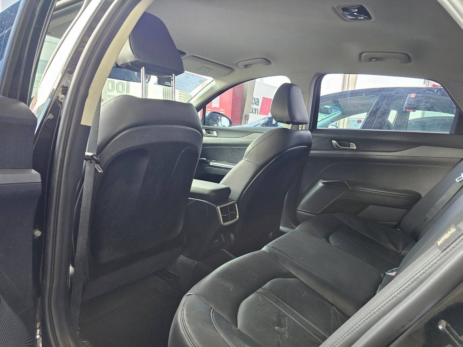 2020 KIA K5 — 75136 KM — Lot ABLA049026 — Souq - Marhaba Auctions Used Cars - Image 6