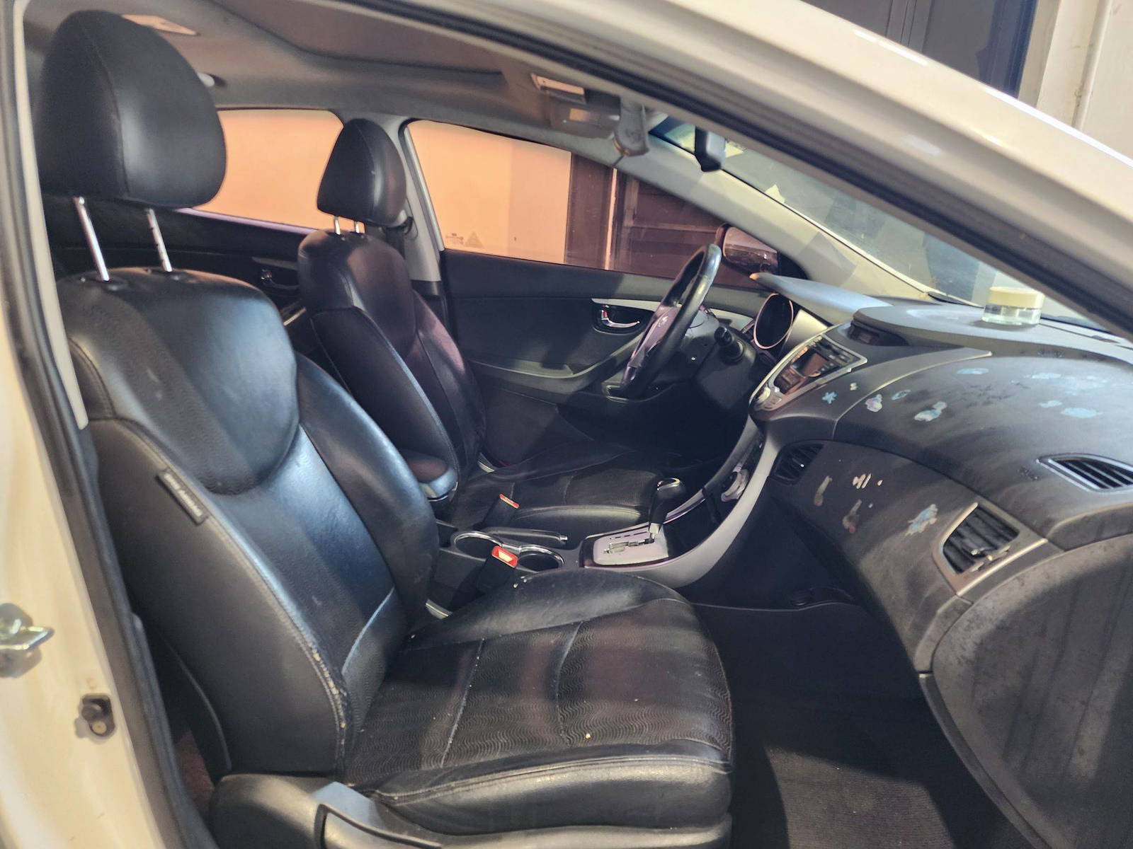 2011 HYUNDAI AVANTE — 88070 KM — Lot 088201 — Al Quoz - Marhaba Auctions Used Cars - Image 9