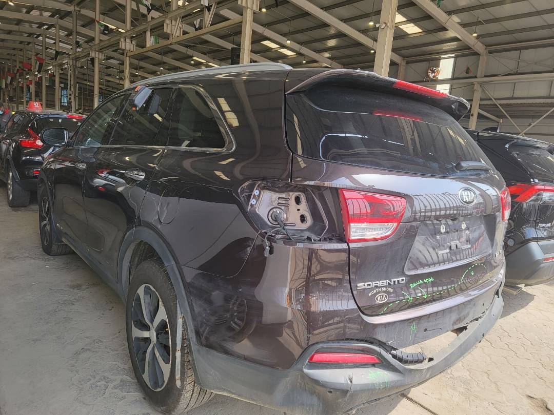 2018 KIA SORENTO — 208614 KM — Lot 353724 — Souq - Marhaba Auctions Used Cars - Image 4