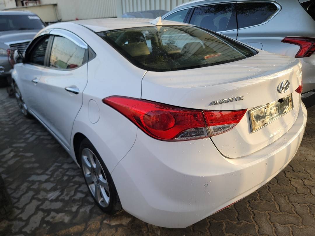 2012 HYUNDAI AVANTE — 243118 KM — Lot 406046 — Main - Marhaba Auctions Used Cars - Image 5