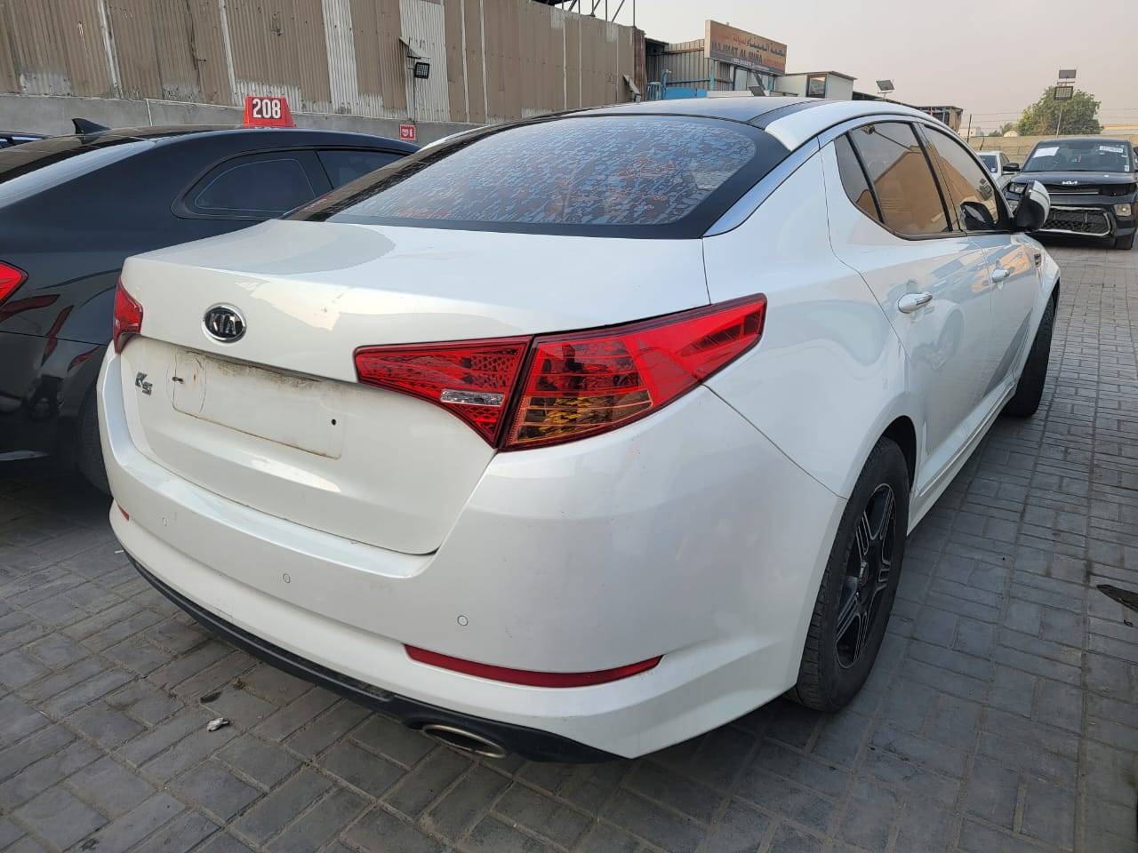 2011 KIA K5 — 172084 KM — Lot 098832 — Main - Marhaba Auctions Used Cars - Image 5