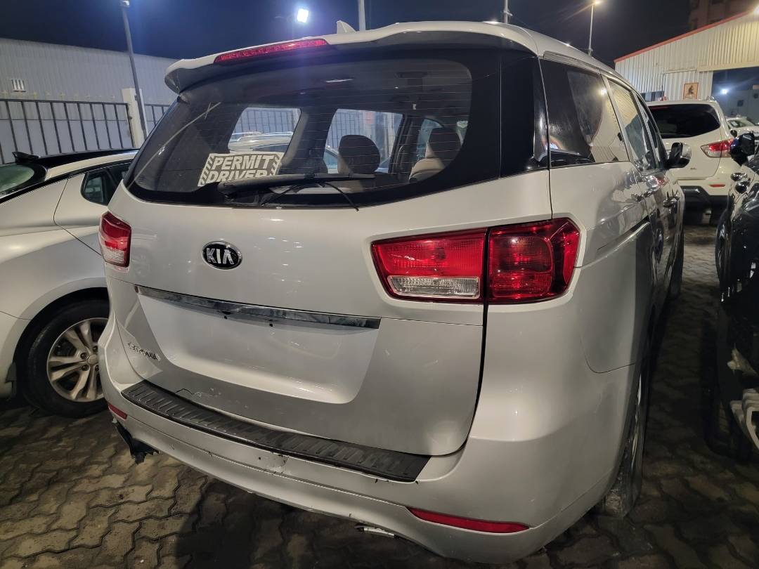 2018 KIA SEDONA — 132025 Miles — Lot 6374897 — Main - Marhaba Auctions Used Cars - Image 4