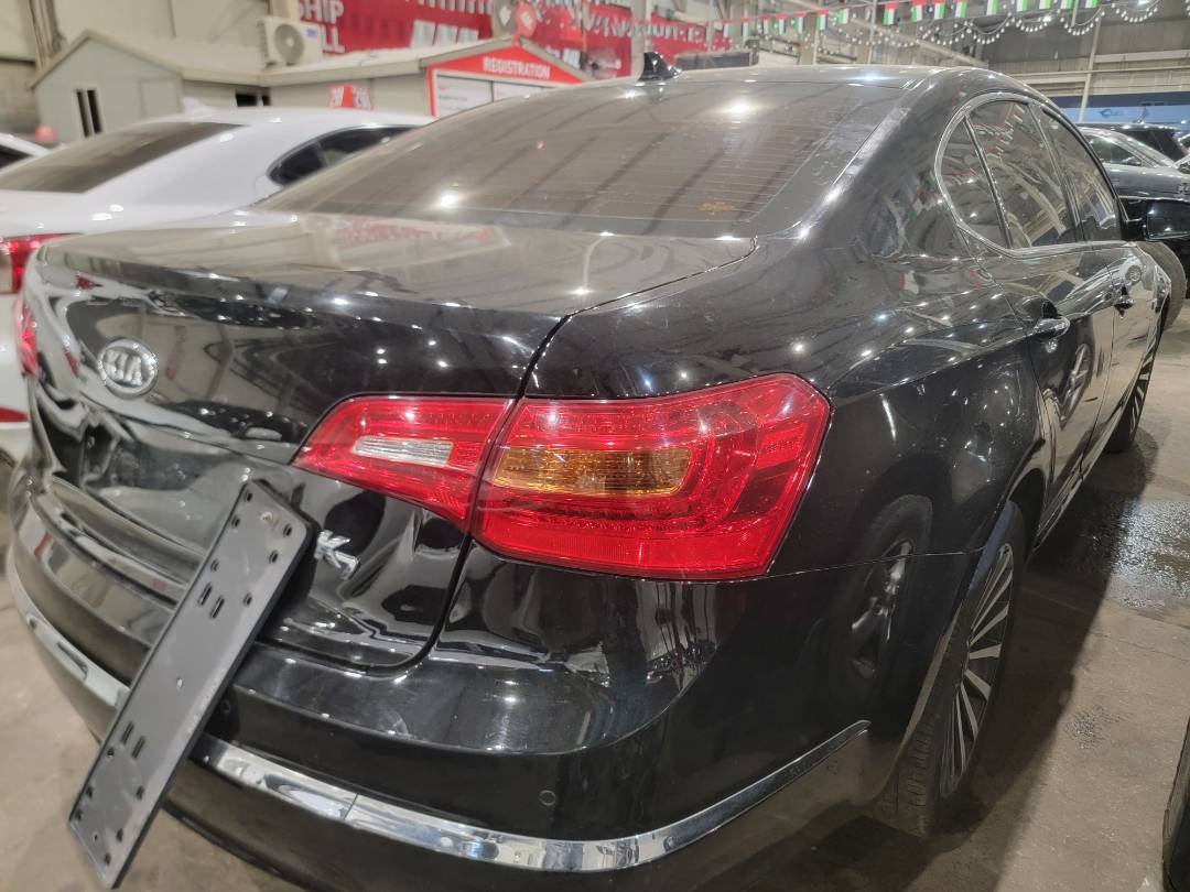 2011 KIA K7 — 184814 KM — Lot 040202 — Main - Marhaba Auctions Used Cars - Image 4