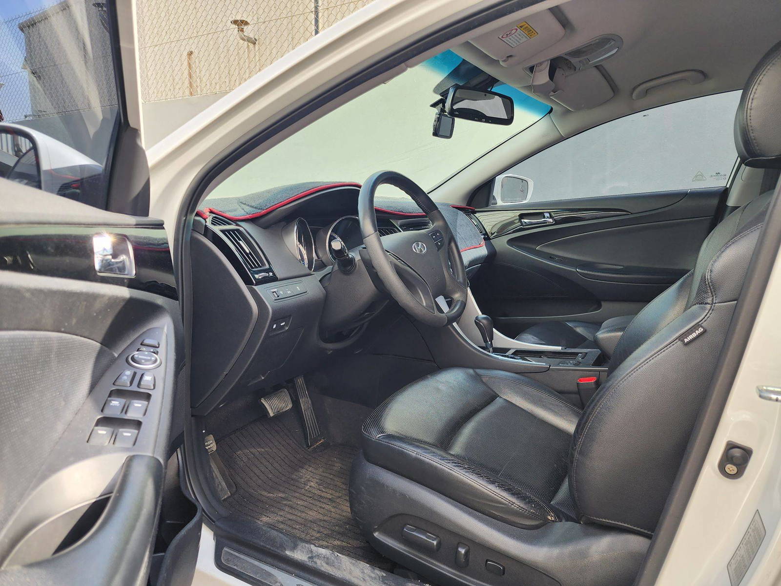 2011 HYUNDAI SONATA — 148684 KM — Lot 248439 — Al Quoz - Marhaba Auctions Used Cars - Image 9