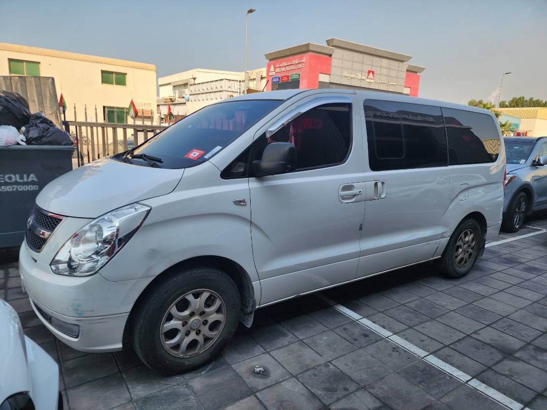 HYUNDAI GRAND STAREX