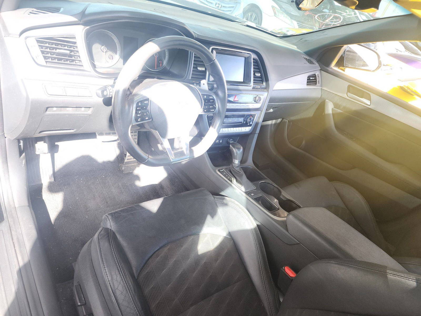 2018 HYUNDAI SONATA — 60572 Miles — Lot 55924873 - Marhaba Auctions Used Cars - Image 4