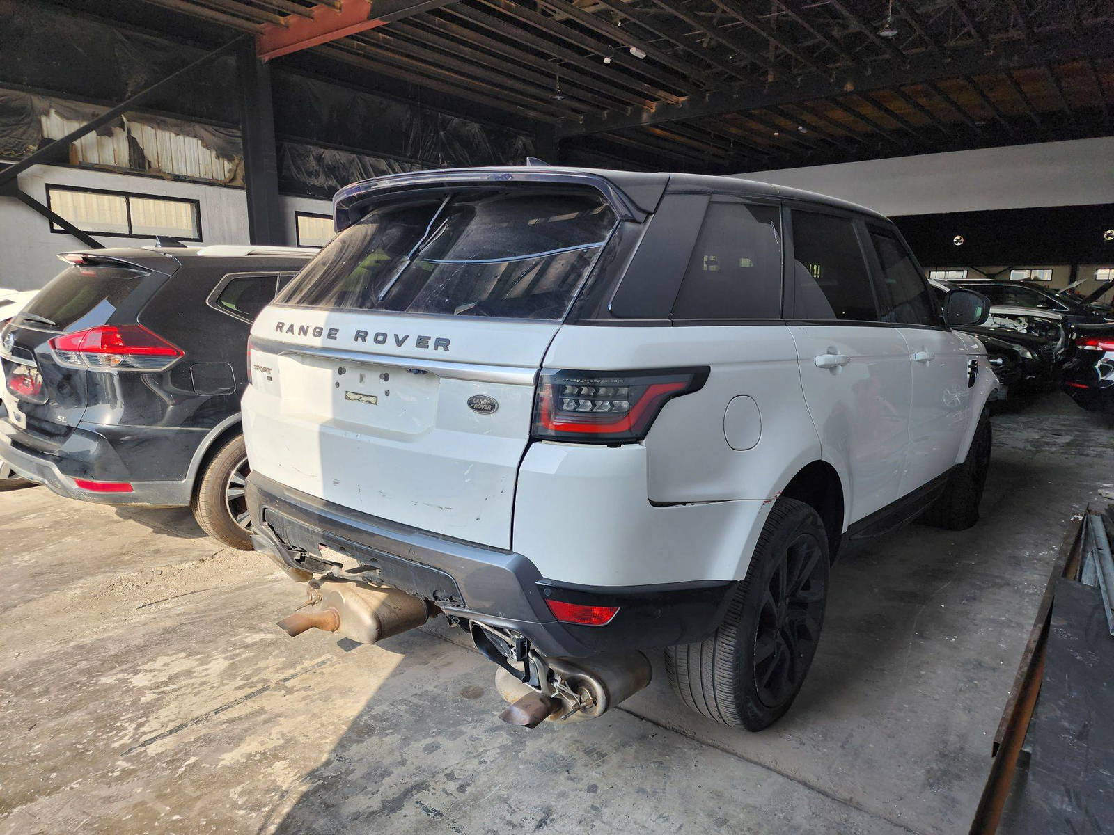 2020 LAND ROVER RANGE ROVER SPORT HSE — 126867 Miles — Lot LA706203 — Main - Marhaba Auctions Used Cars - Image 3