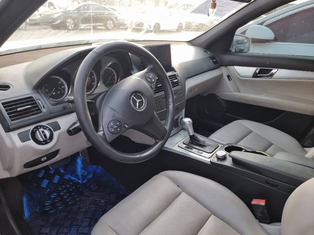2010 MERCEDES BENZ C300 — 228699 KM — Lot 120055 — Ind. 12 - Marhaba Auctions Used Cars - Image 7