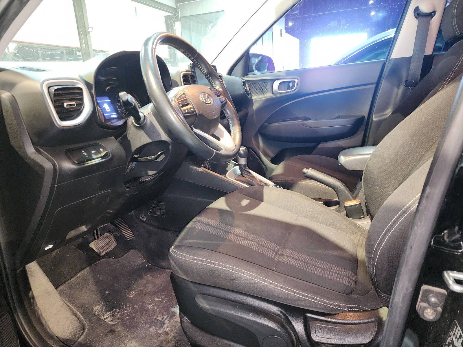 HYUNDAI VENUE SEL 2021 - Marhaba Auction Used Cars - Image 9