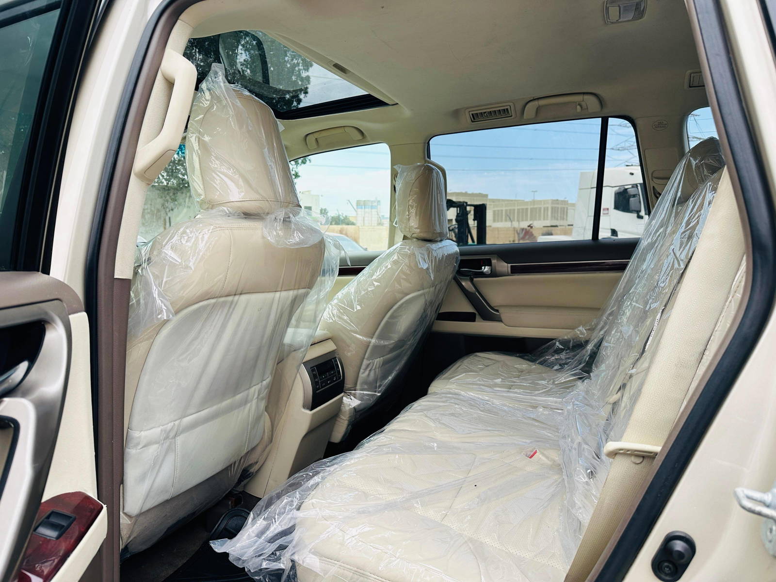 2010 LEXUS GX 460 — 175644 Miles — Lot 75453234 — Ind. 12 - Marhaba Auctions Used Cars - Image 12