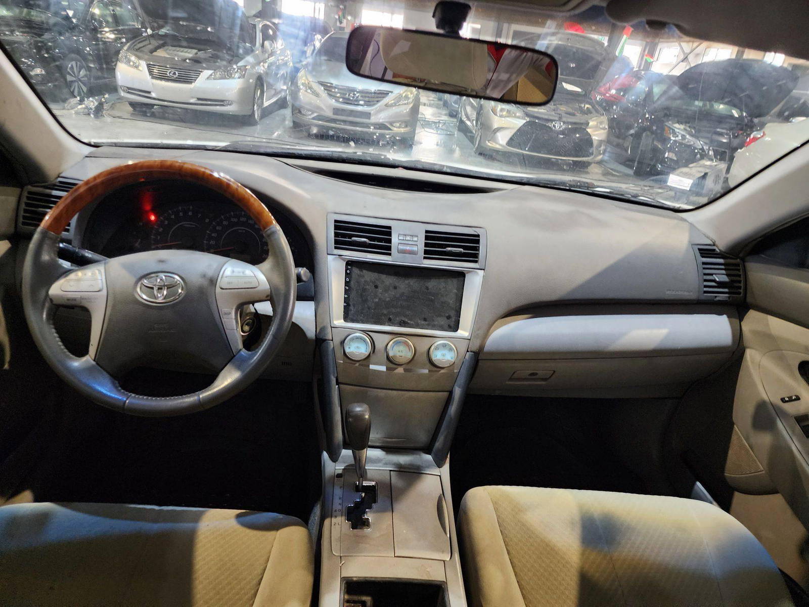 2011 TOYOTA CAMRY — 270485 KM — Lot 723145 — Al Quoz - Marhaba Auctions Used Cars - Image 8