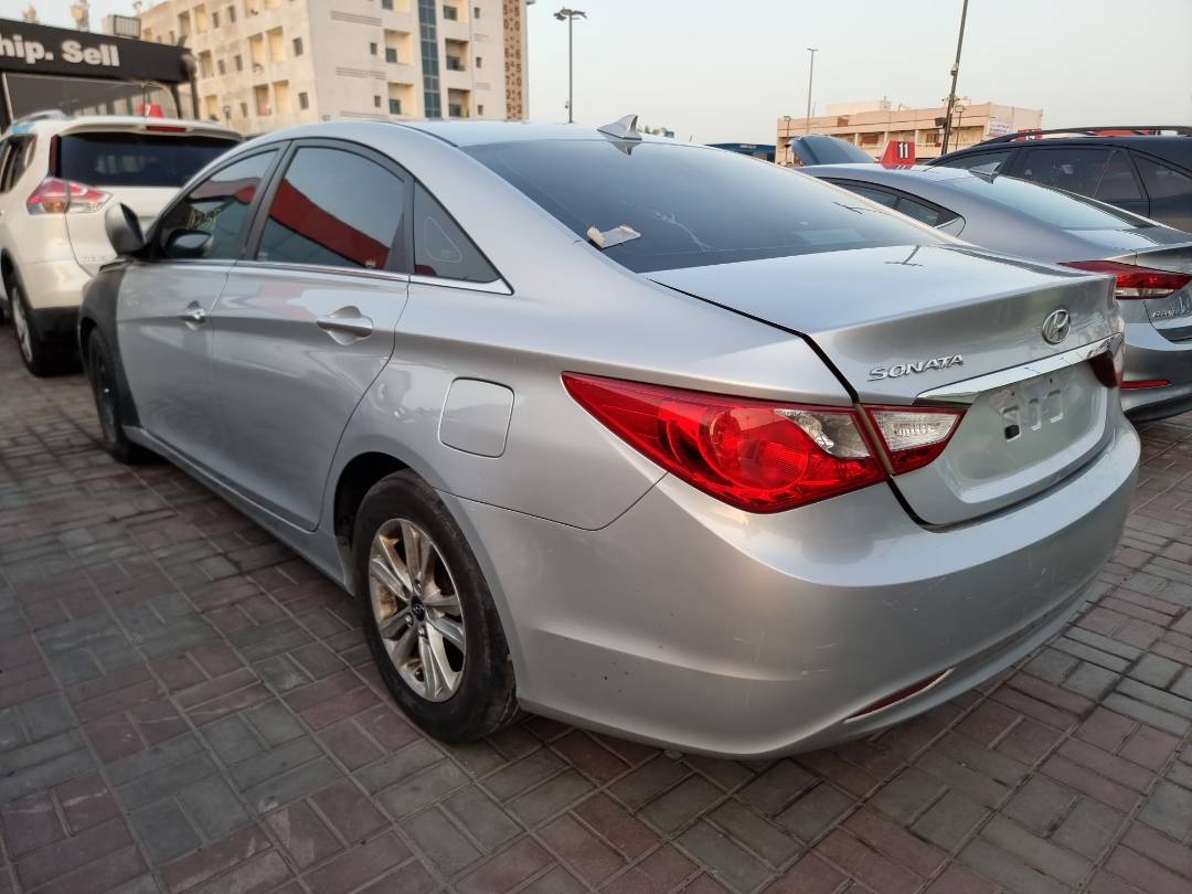 2013 HYUNDAI SONATA — 185858 Miles — Lot 125487 — Souq - Marhaba Auctions Used Cars - Image 4