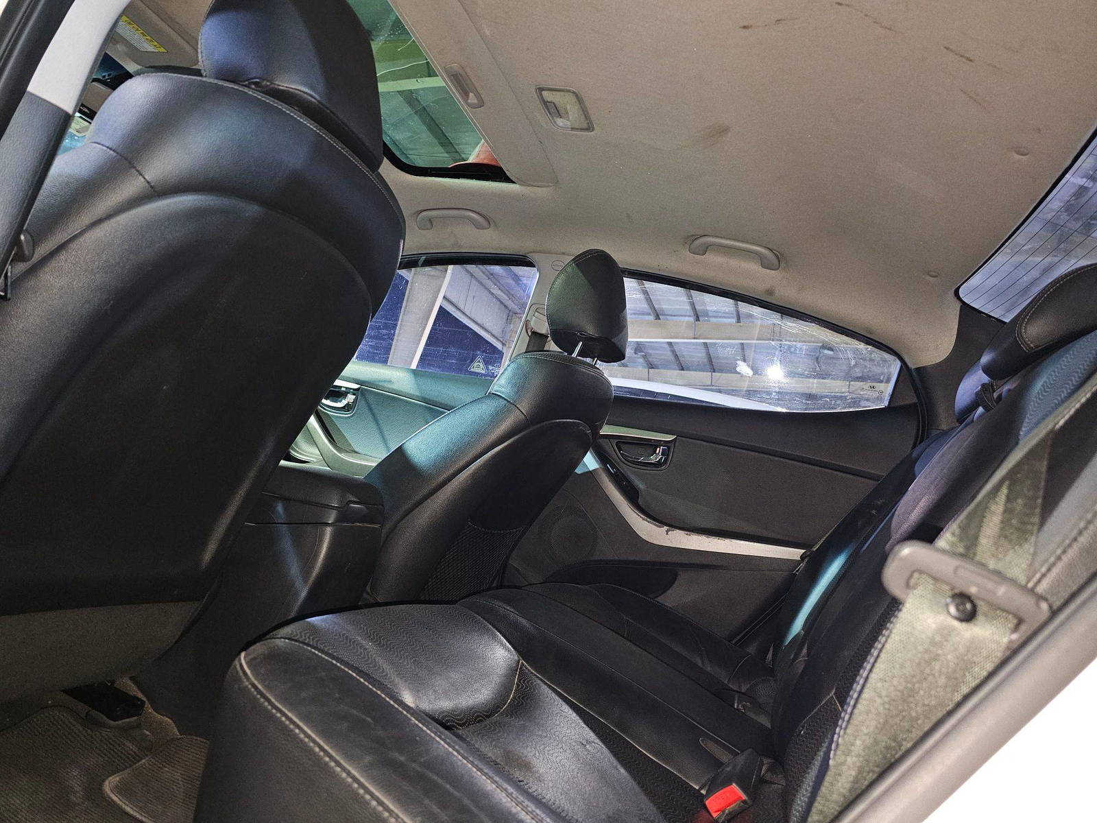 2012 HYUNDAI AVANTE — 153149 KM — Lot CU380539 — Souq - Marhaba Auctions Used Cars - Image 6