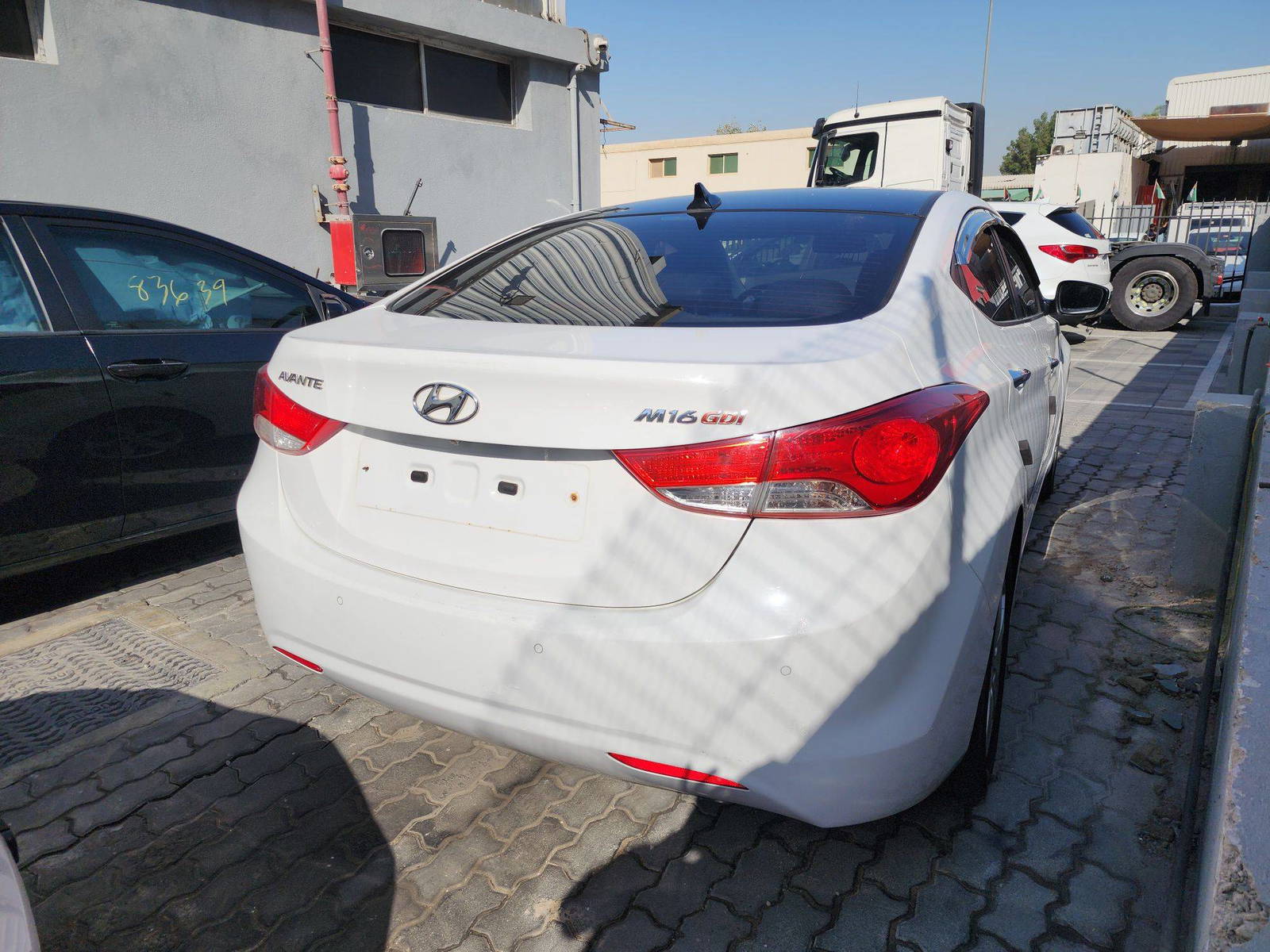 2011 HYUNDAI AVANTE — 203759 KM — Lot 037323 — Main - Marhaba Auctions Used Cars - Image 6