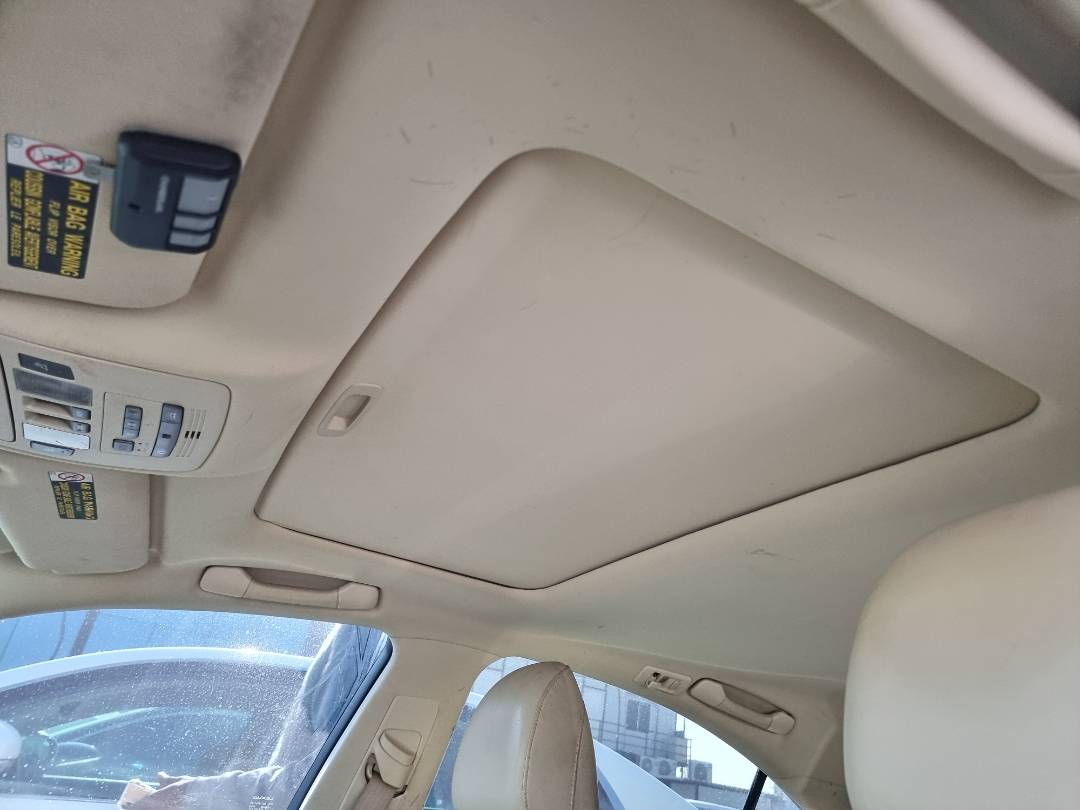 2011 LEXUS ES 350 — 154386 Miles — Lot 2430305 — Ind. 12 - Marhaba Auctions Used Cars - Image 8