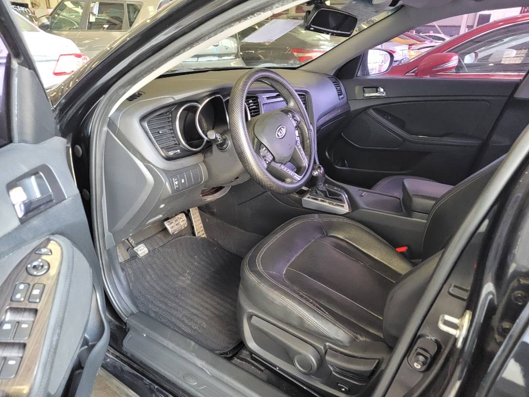 2011 KIA K5 — 182000 KM — Lot 114123 — Main - Marhaba Auctions Used Cars - Image 6