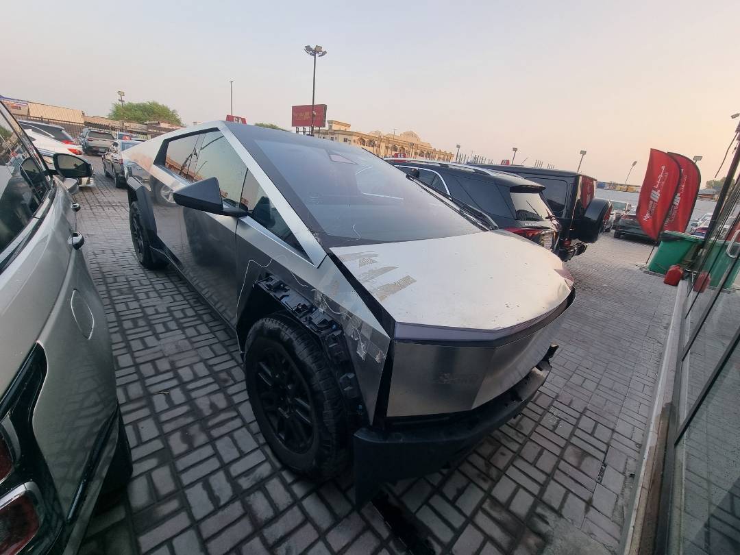 2024 TESLA CYBERTRUCK — 8952 Miles — Lot 1RA049015 — Ind. 12 - Marhaba Auctions Used Cars - Image 3