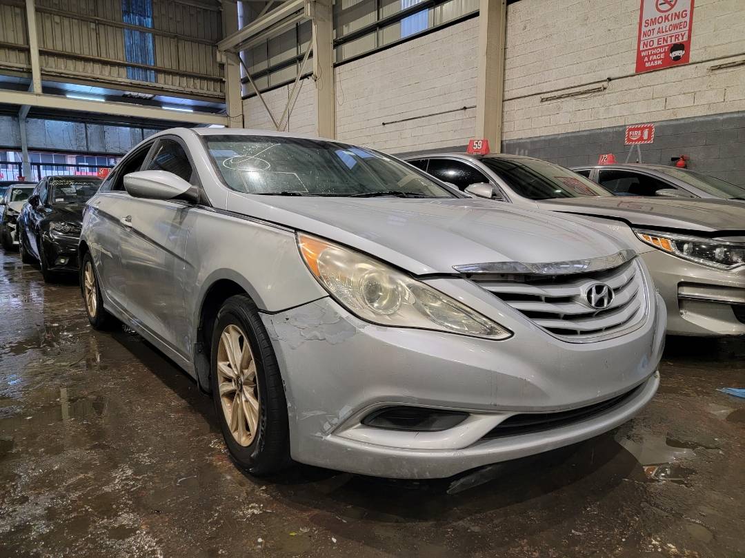 2012 HYUNDAI SONATA — 156185 Miles — Lot 497509 — Main - Marhaba Auctions Used Cars - Image 4